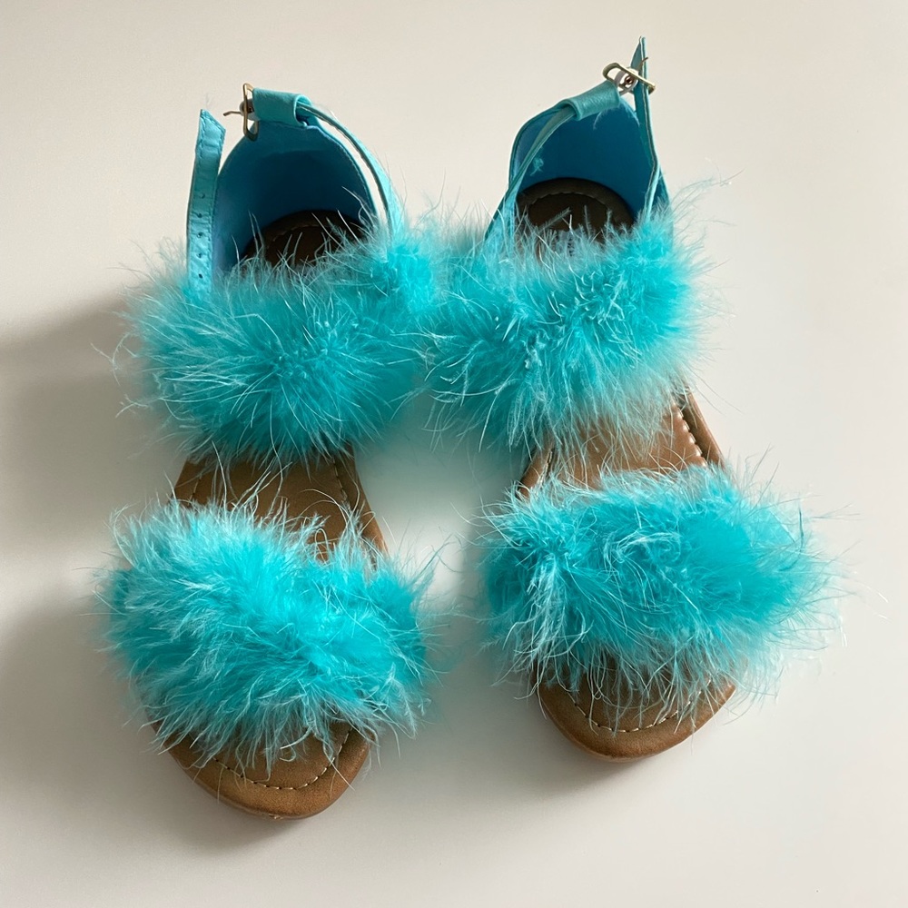 Sz 8.5 Cape Robbin teal turquoise feather boa ankle strap flat sandals